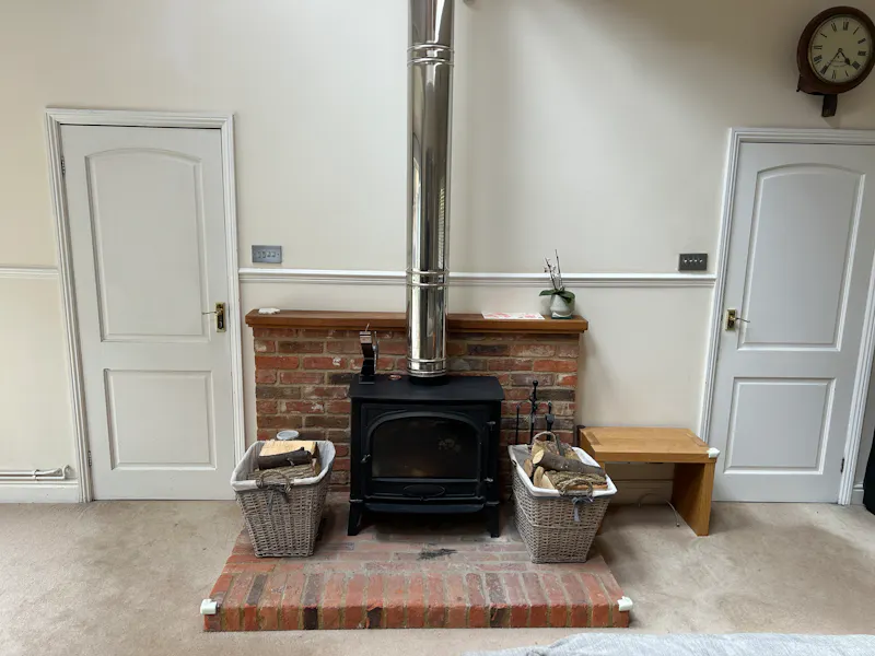 Fireplace at 1920s Coach House in Tring , B2083 (photo 27)