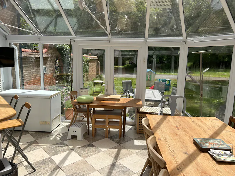 Conservatory at 1920s Coach House in Tring , B2083 (photo 22)