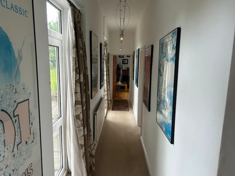 Corridor at 1920s Coach House in Tring , B2083 (photo 26)