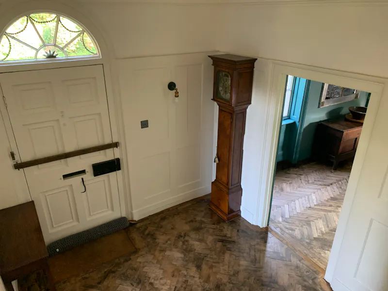 Entrance hall at South Oxhey Georgian House, L398 (photo 3)