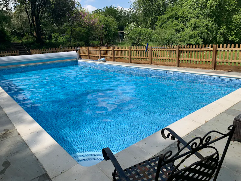 Swimming pool - outdoor at South Oxhey Georgian House, L398 (photo 48)