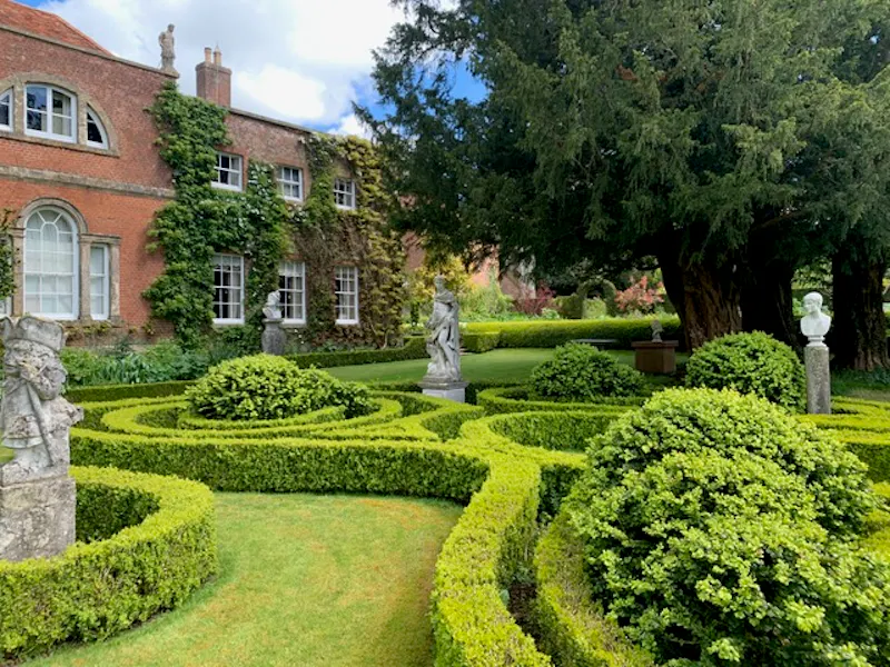 Grade II listed Chiltern Manor, A1651 (photo 60)