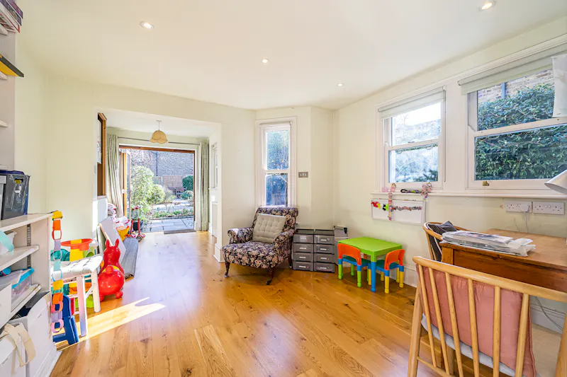 Large Brixton Victorian Terrace, B2082 (photo 6)