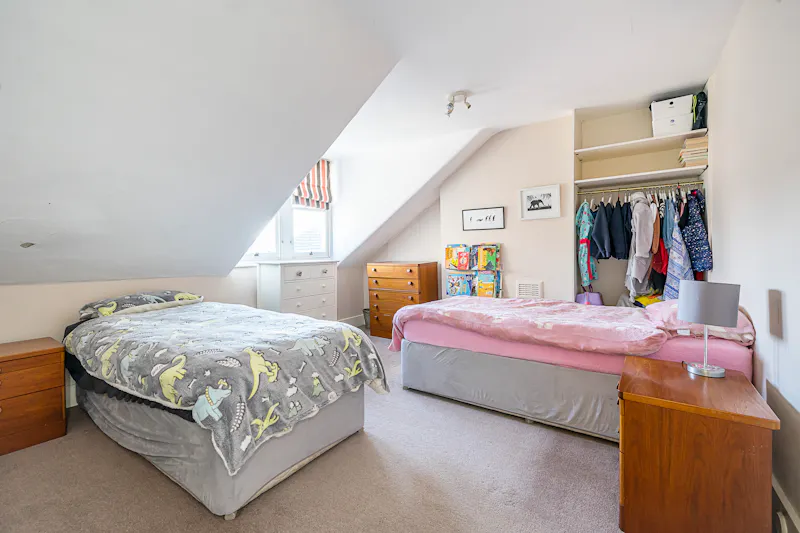 Bedroom - child's at Large Brixton Victorian Terrace, B2082 (photo 17)