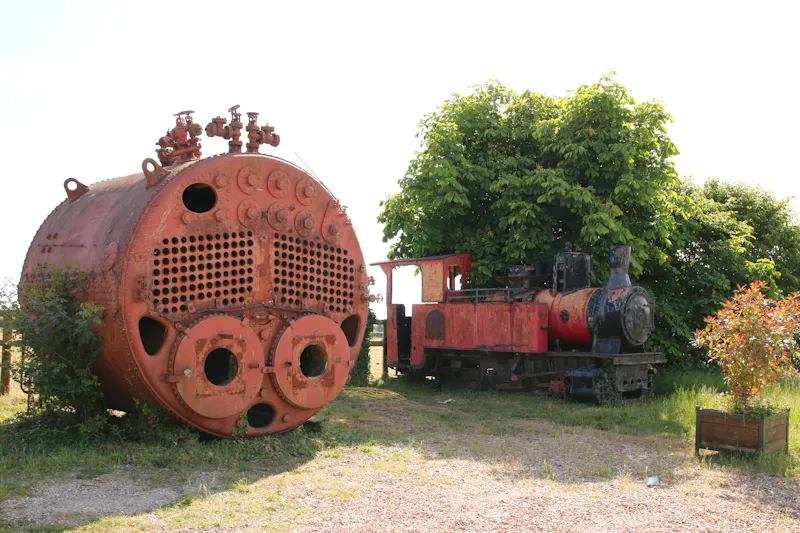 Canterbury farm with fairground, A1546 (photo 63)