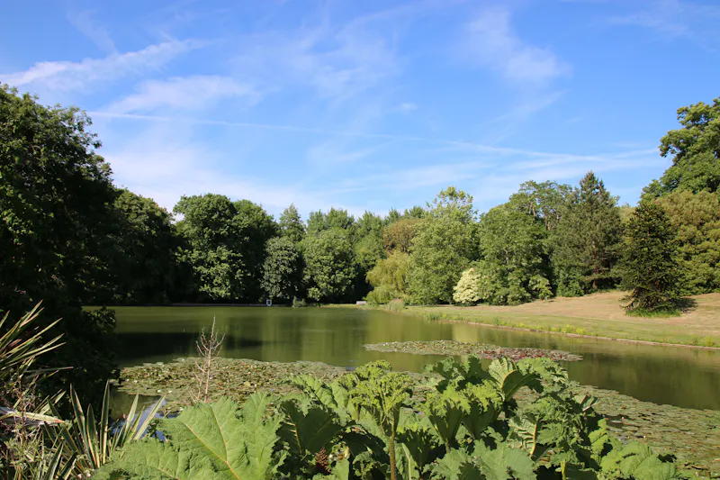 Lake at Canterbury farm with fairground, A1546 (photo 37)