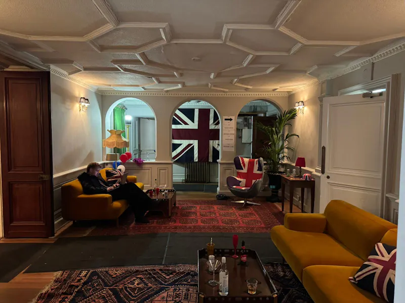Living Room at Country manor in Camberley, B1791 (photo 17)