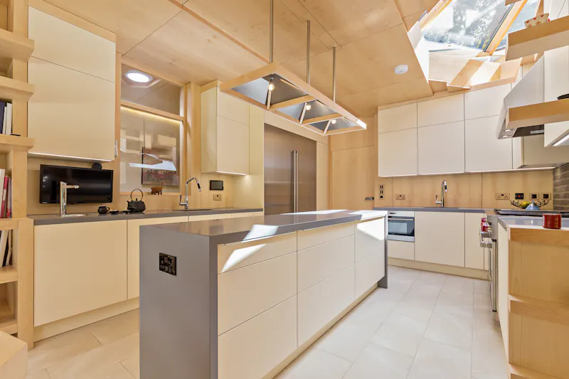 Unique St Albans modern house, K511 (photo 37)