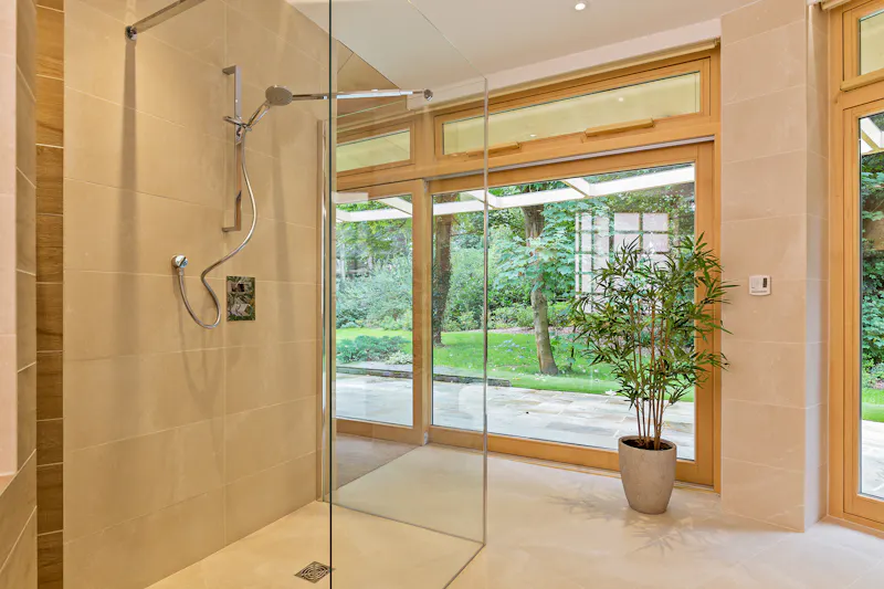 Shower at Unique St Albans modern house, K511 (photo 57)