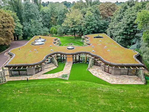 Unique St Albans modern house, K511