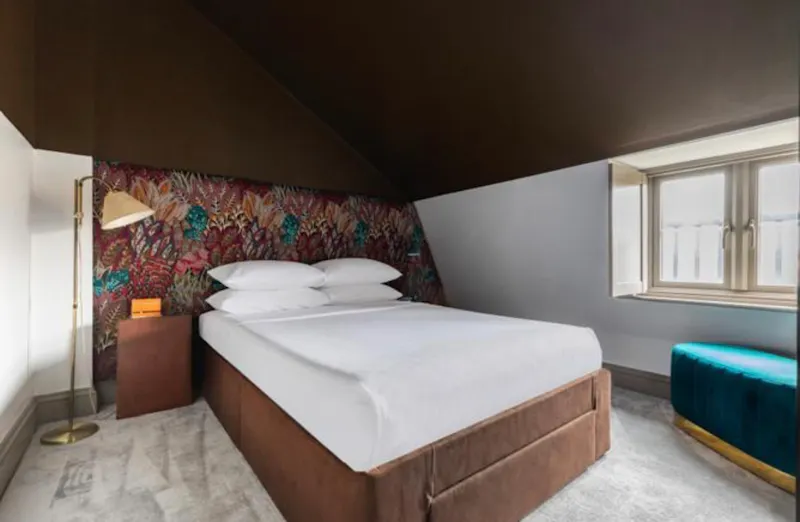 Bedroom at Elephant & Castle Townhouse, A1671 (photo 18)