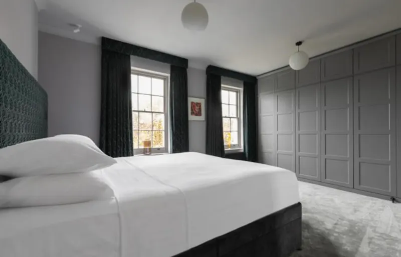 Panelling at Elephant & Castle Townhouse, A1671 (photo 11)