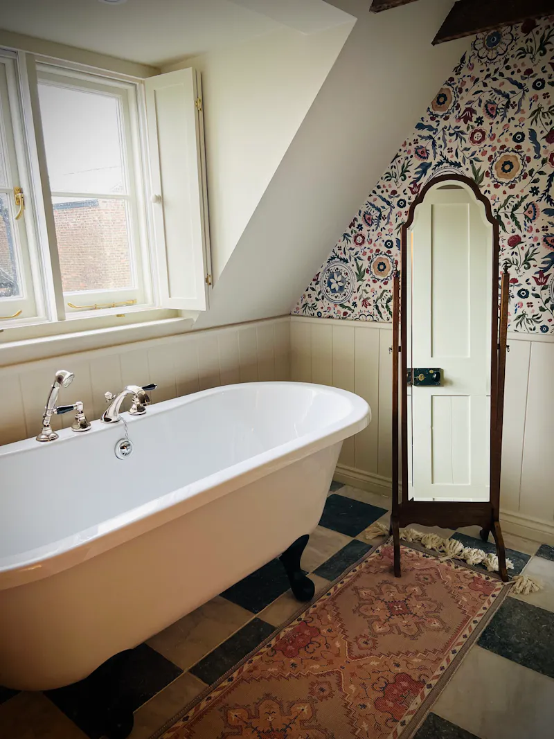 Bath - rolltop at Georgian, coastal Deal home, A1658 (photo 48)