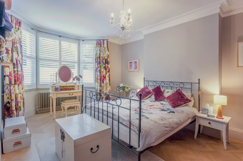 Bedroom - main at Hampstead garden flat, F1023 (photo 11)