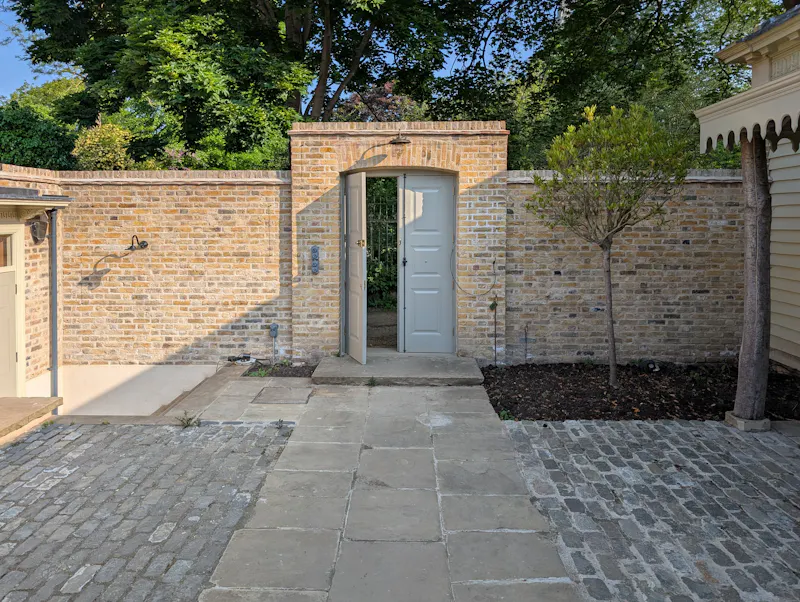 Elegant Camberwell townhouse, A1445 (photo 46)
