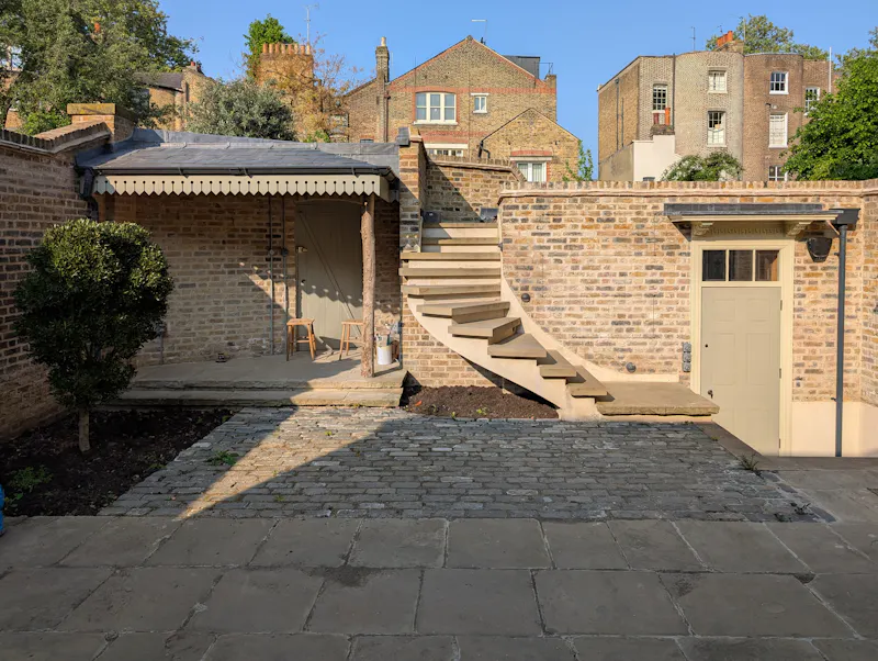 Terrace/Patio at Elegant Camberwell townhouse, A1445 (photo 45)