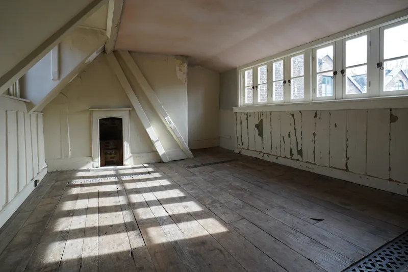 Attic at Spitalfields huguenot townhouse, A596 (photo 29)
