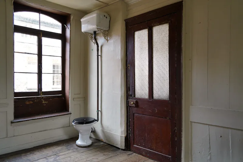 Bathroom at Spitalfields huguenot townhouse, A596 (photo 20)