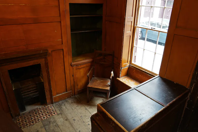 Spitalfields huguenot townhouse, A596 (photo 4)