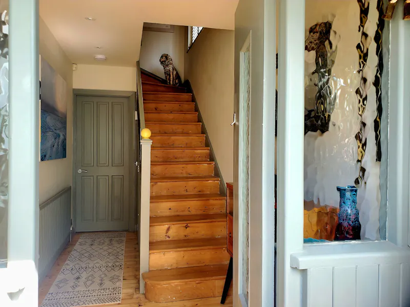 Staircase at Quaint Crystal Palace home , D2534 (photo 16)