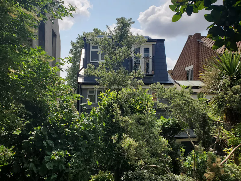 Quaint Crystal Palace home , D2534 (photo 35)