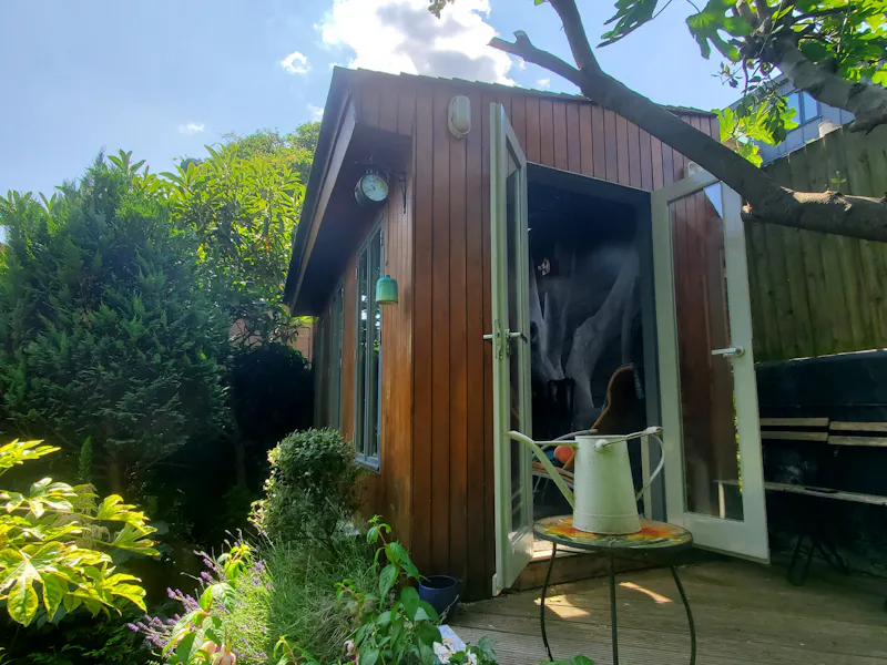Shed at Quaint Crystal Palace home , D2534 (photo 36)