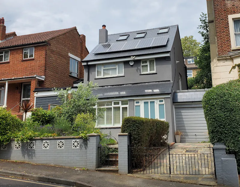 Quaint Crystal Palace home , D2534 (photo 40)