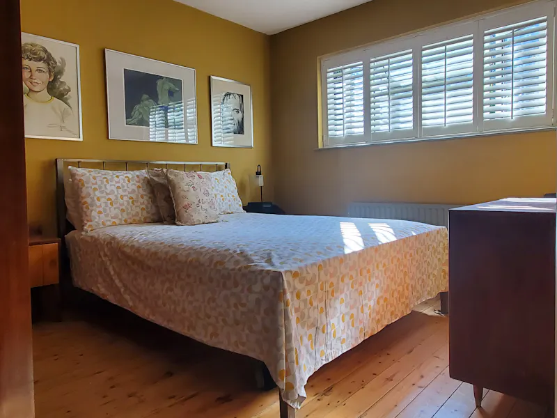 Bedroom at Quaint Crystal Palace home , D2534 (photo 19)