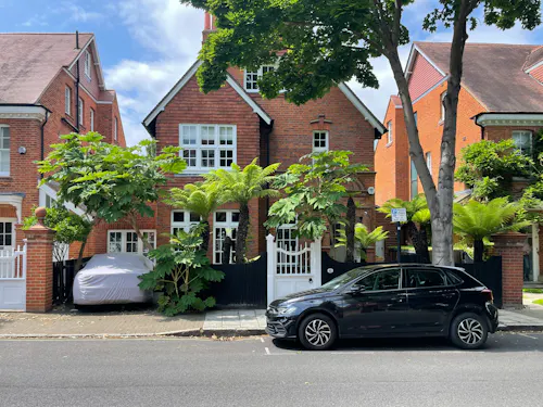 Chiswick Renovated Family Home, B1114