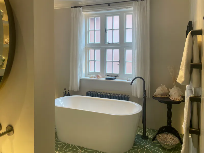 Bath at Chiswick Renovated Family Home, B1114 (photo 15)