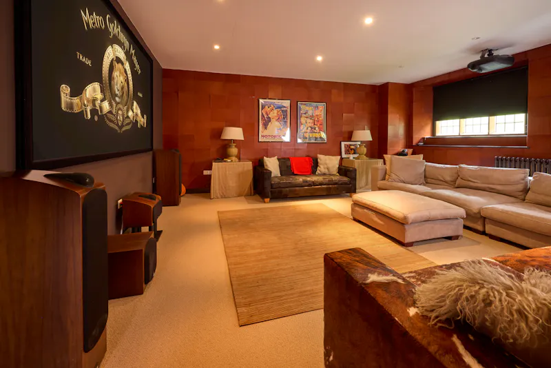 Home cinema at 16th Century Banbury Manor, M368 (photo 9)
