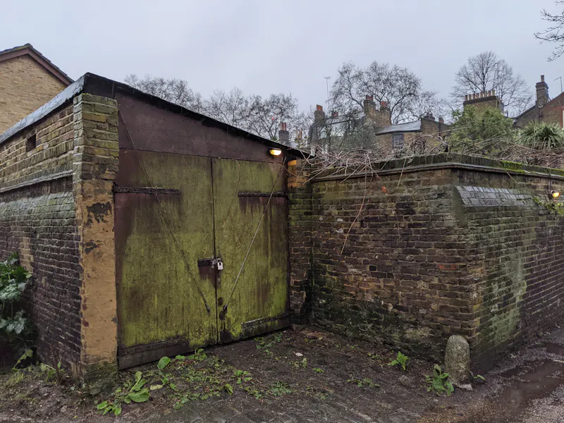 Hidden Camberwell courtyard , Q158 (photo 20)