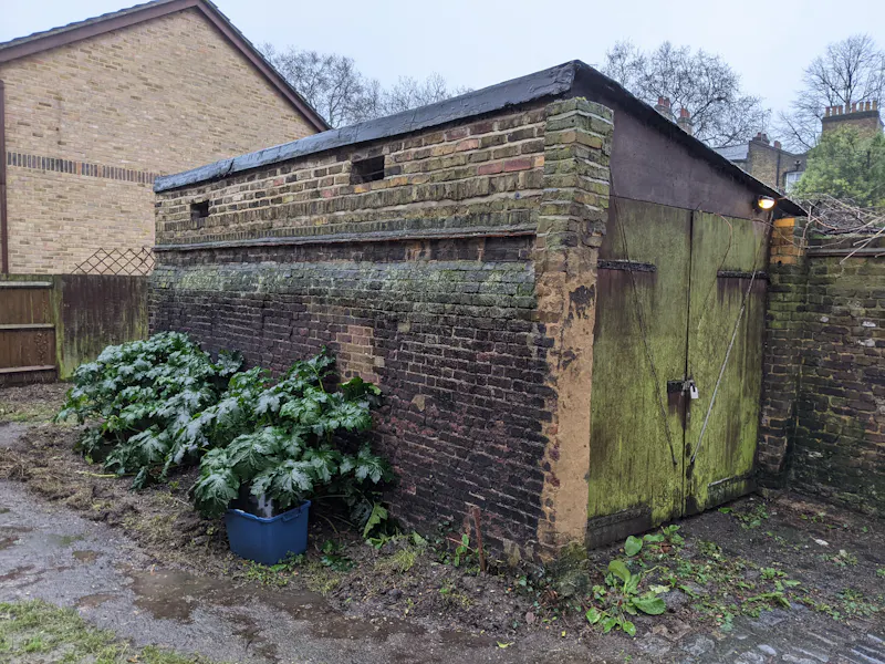 Hidden Camberwell courtyard , Q158 (photo 22)