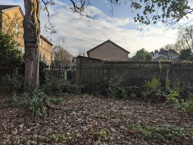 Hidden Camberwell courtyard , Q158 (photo 27)
