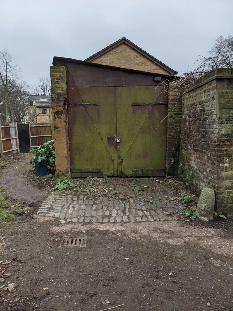 Hidden Camberwell courtyard , Q158 (photo 21)