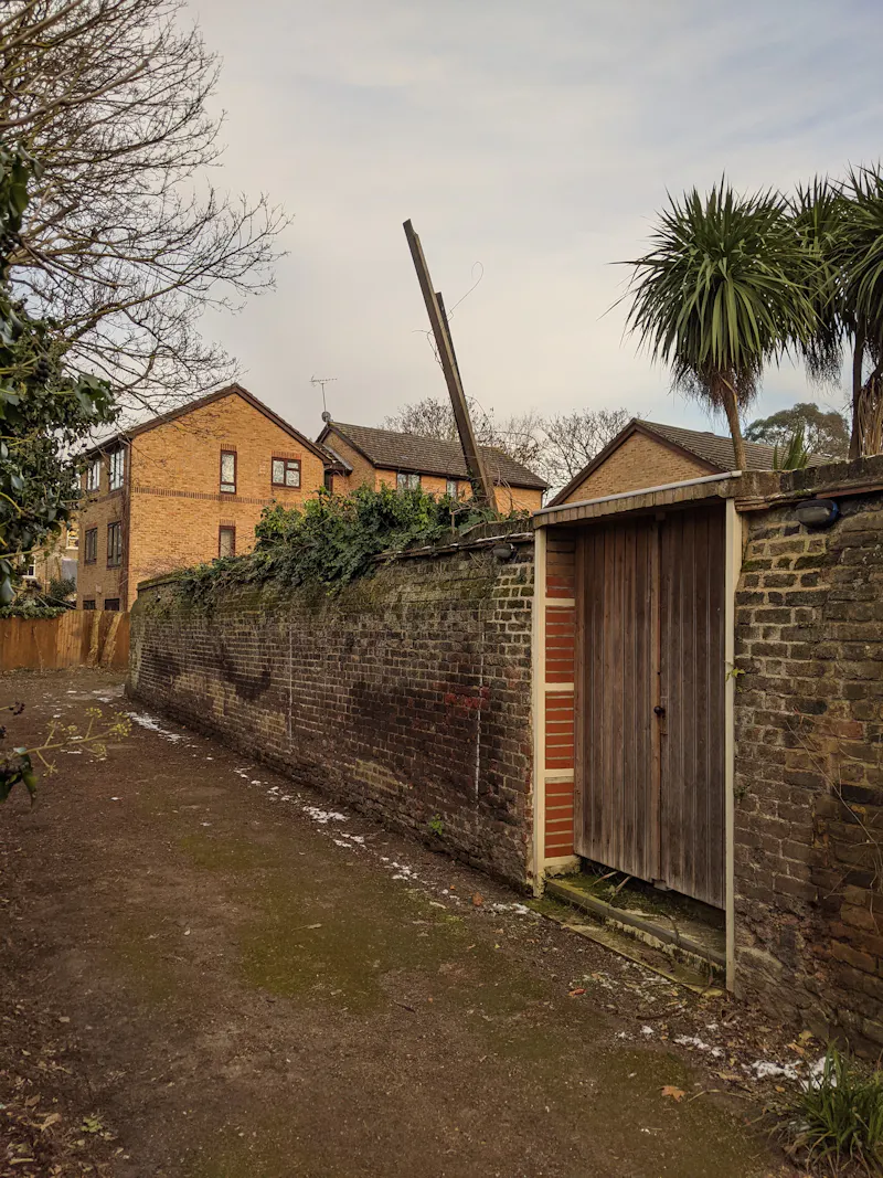 Hidden Camberwell courtyard , Q158 (photo 23)