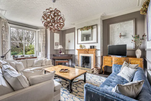 Victorian Villa in Haslemere, B2084