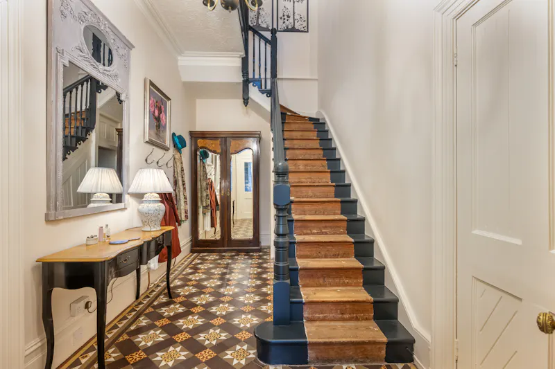 Entrance hall at Victorian Villa in Haslemere, B2084 (photo 24)