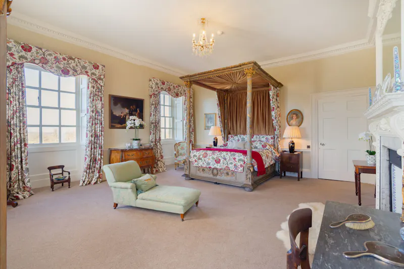 Bedroom at Kidlington Palladian mansion , A439 (photo 12)