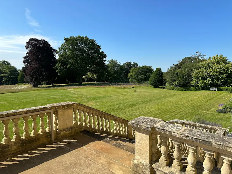 Garden at Kidlington Palladian mansion , A439 (photo 15)