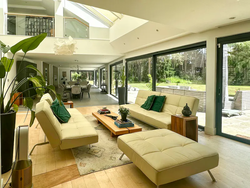 Living Room at Wokingham Mid-Century Villa, D2822 (photo 3)