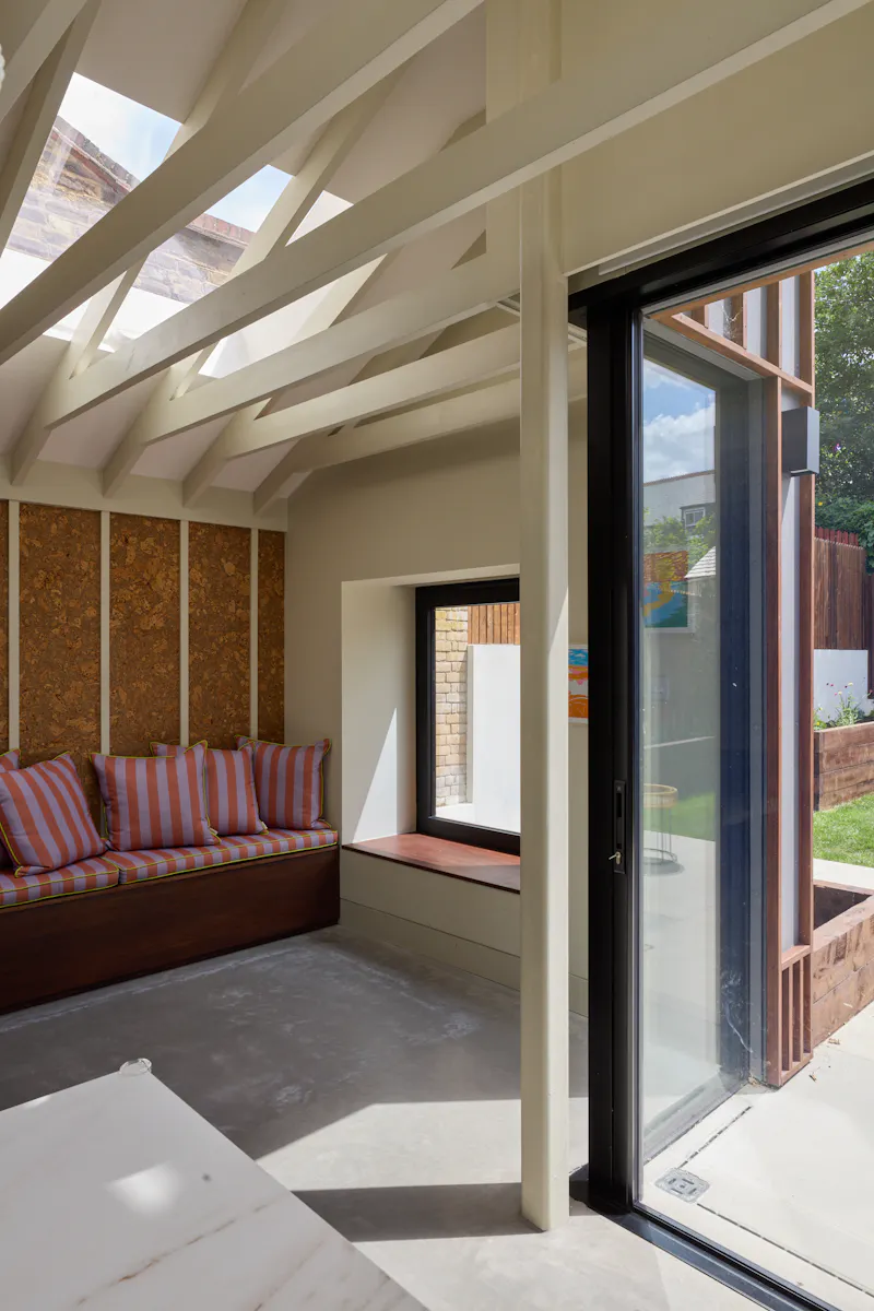 Design-led Brockley semi, B2104 (photo 14)