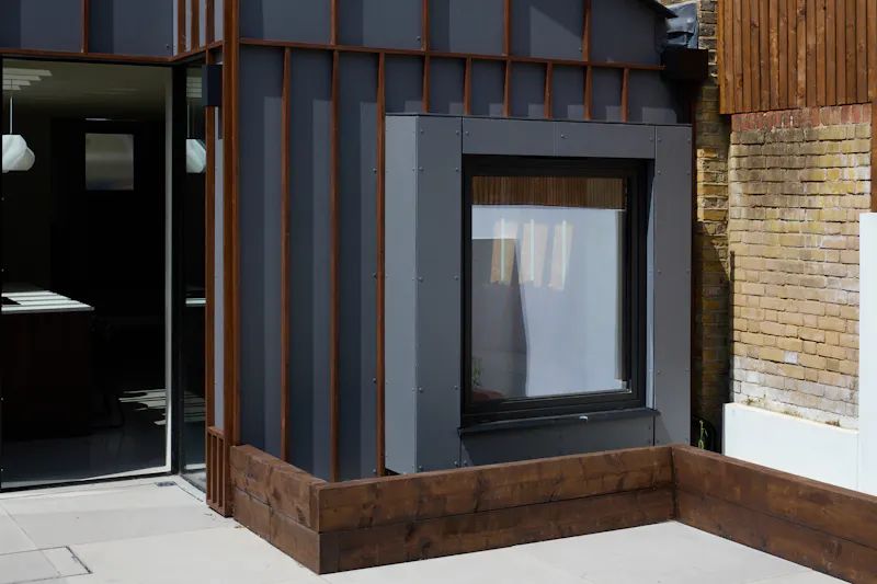 Design-led Brockley semi, B2104 (photo 37)