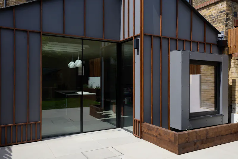 Design-led Brockley semi, B2104 (photo 39)