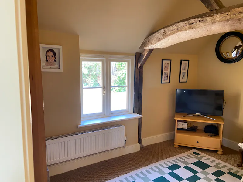 Detached Newbury country home, D2825 (photo 10)