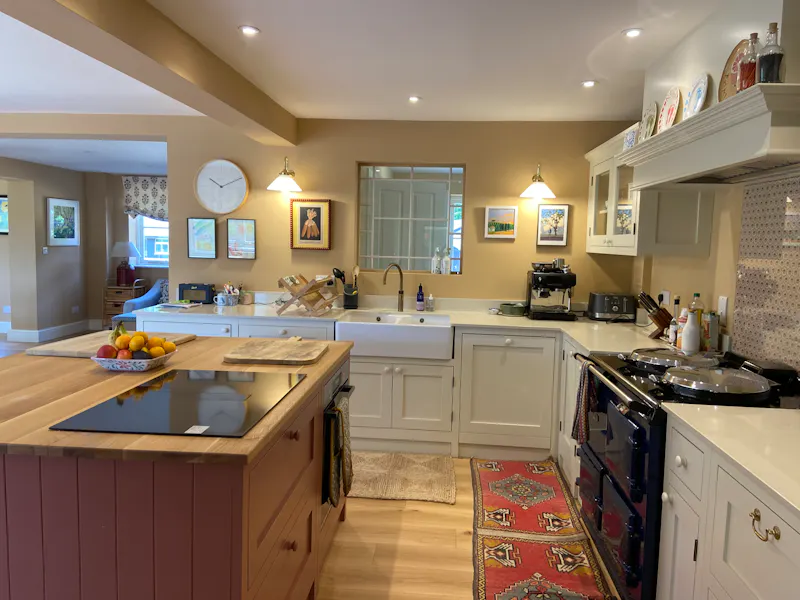 Detached Newbury country home, D2825 (photo 6)