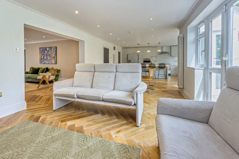 Modern Radlett Family Home, D2824 (photo 15)