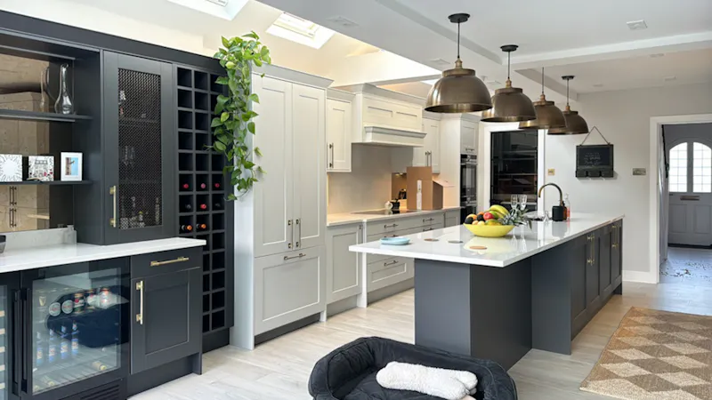 Kitchen at Modern Amersham Family Home, D2826 (photo 4)