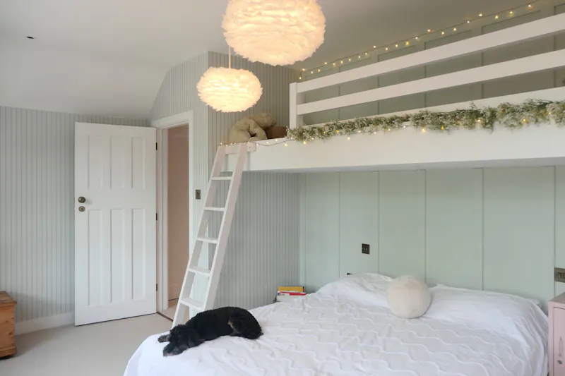 Bedroom at Modern Amersham Family Home, D2826 (photo 15)