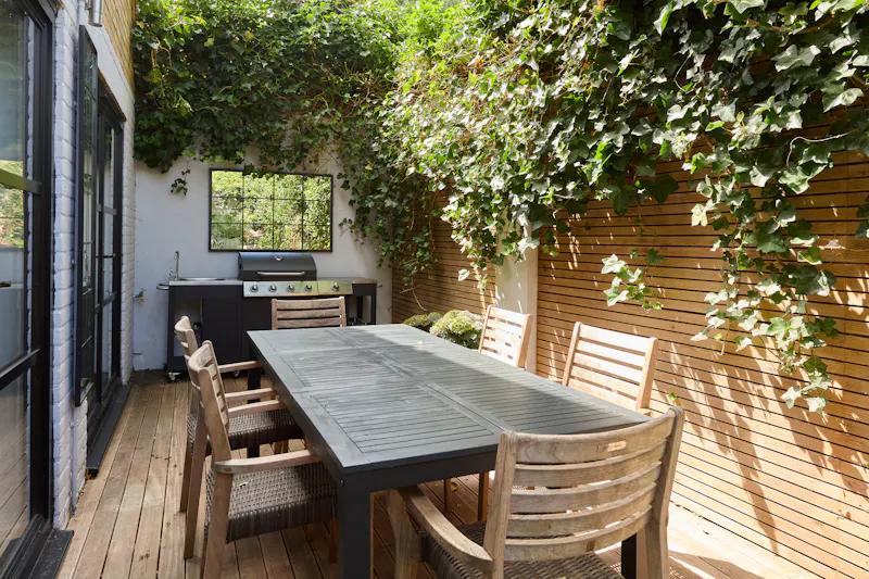 Stylish Stamford Brook home, F1061 (photo 13)